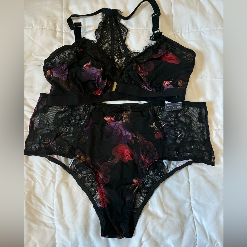 Bra and Panty set. Great condition!